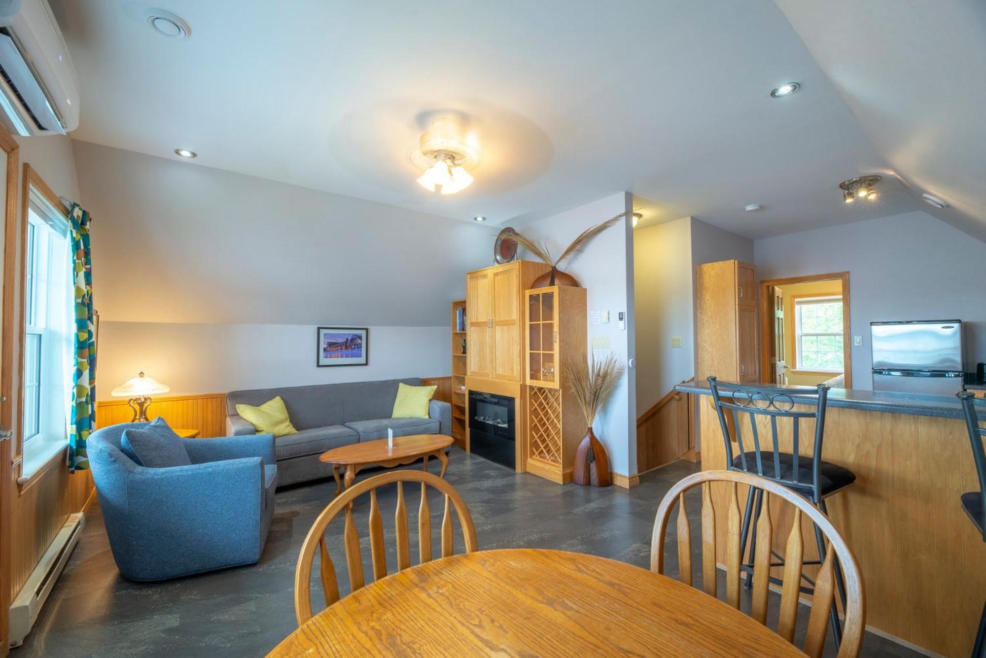 Keltic Quay Cottages & Bayfront Lodge Whycocomagh Buitenkant foto